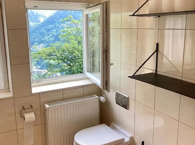 Sophie & Max In Apartment