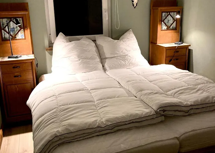 Sophie & Max In Apartment